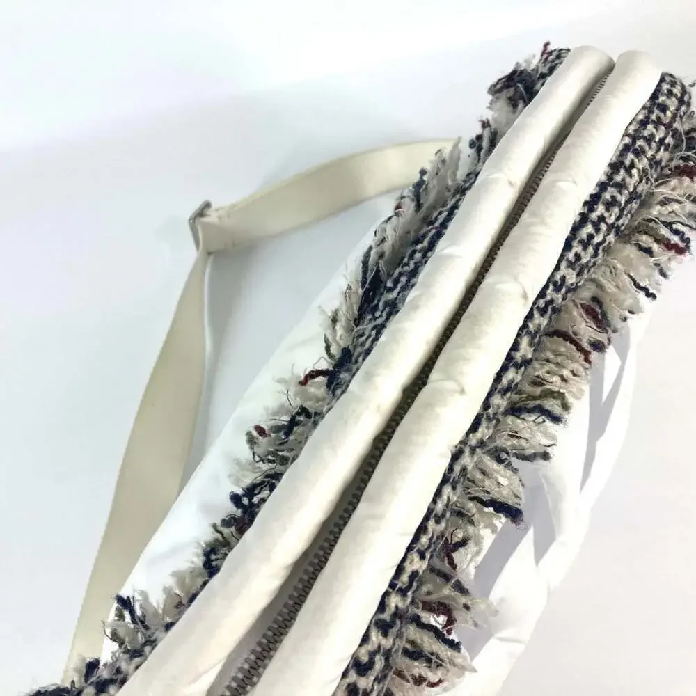 CHANEL White Shoulder Bag